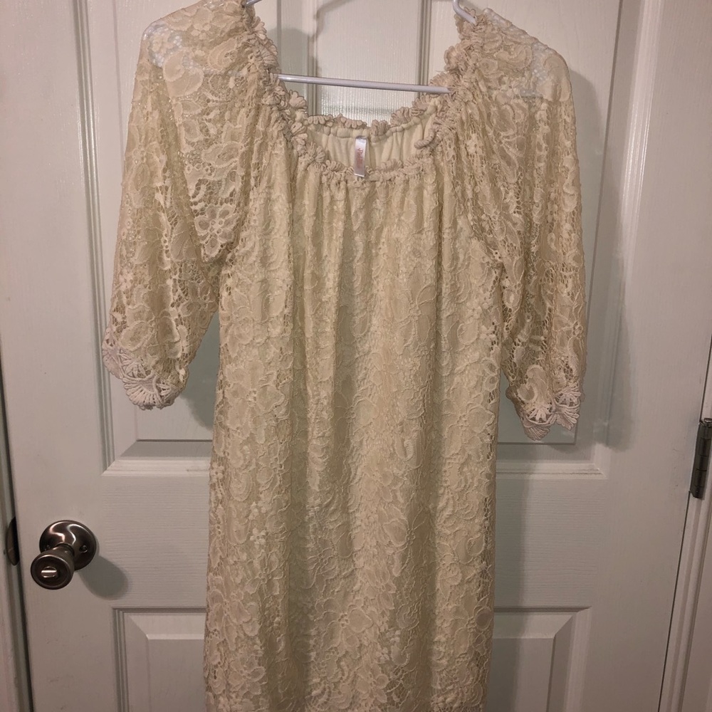 Cream lace maternity dress